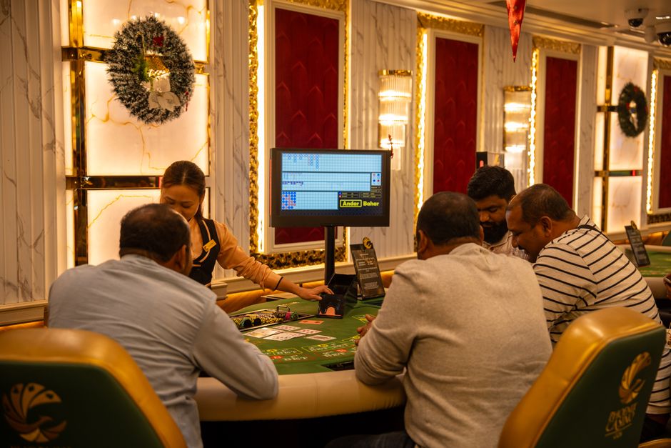 Book of Dead Freispiele 2026: Aktuelle Casino-Angebote: Eingangshalle eines Casinos — Symbolbild für Kontoeröffnung und Identitätsprüfung